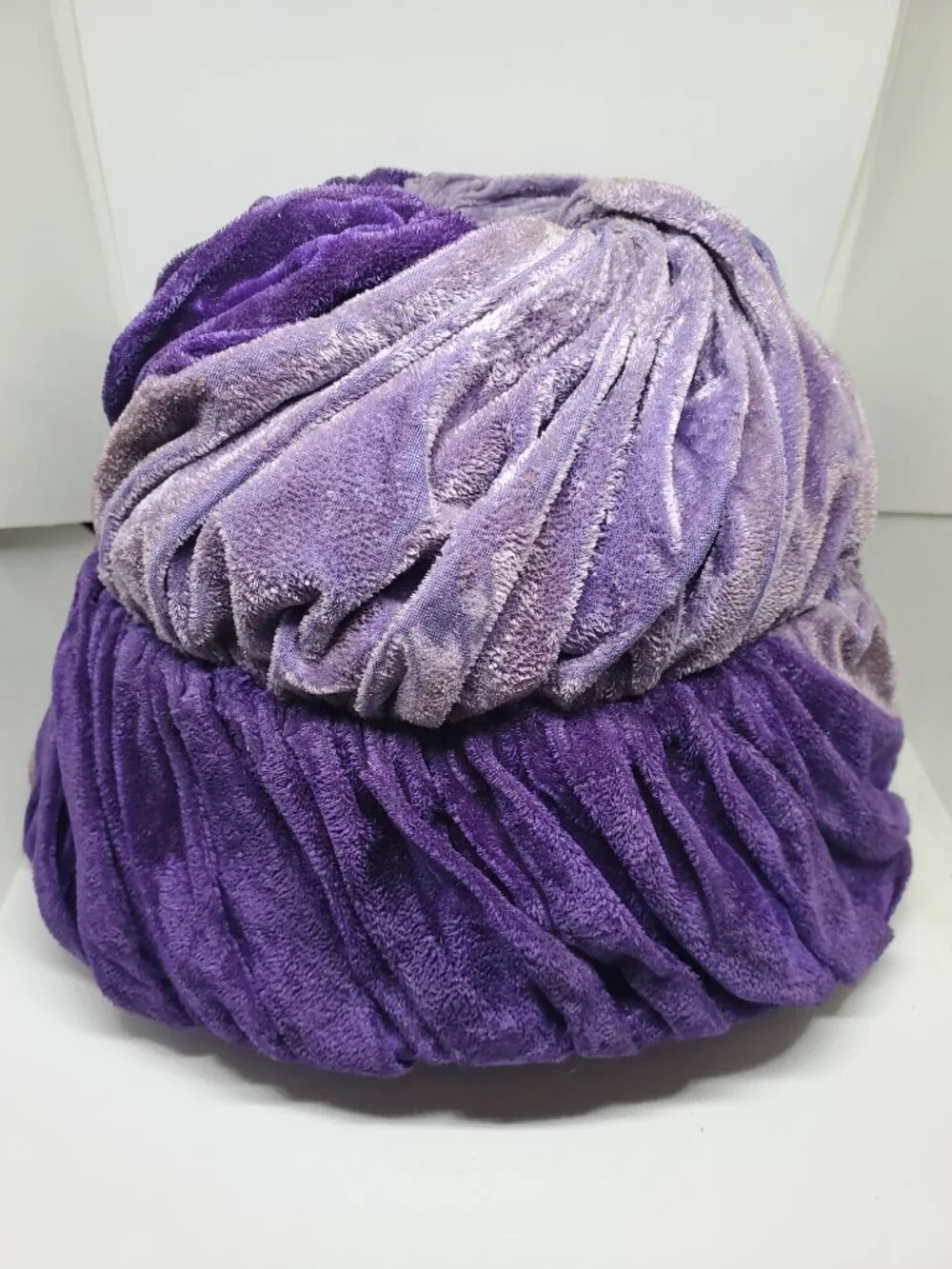 Vintage Crushed Velvet Light and Dark Purple Cloche Flapper Hat Ladies Womens
